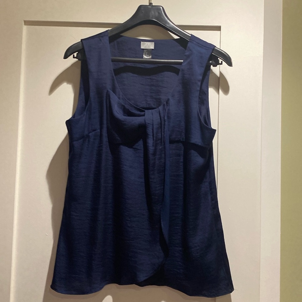 H&M sleeveless blouse. Size 10